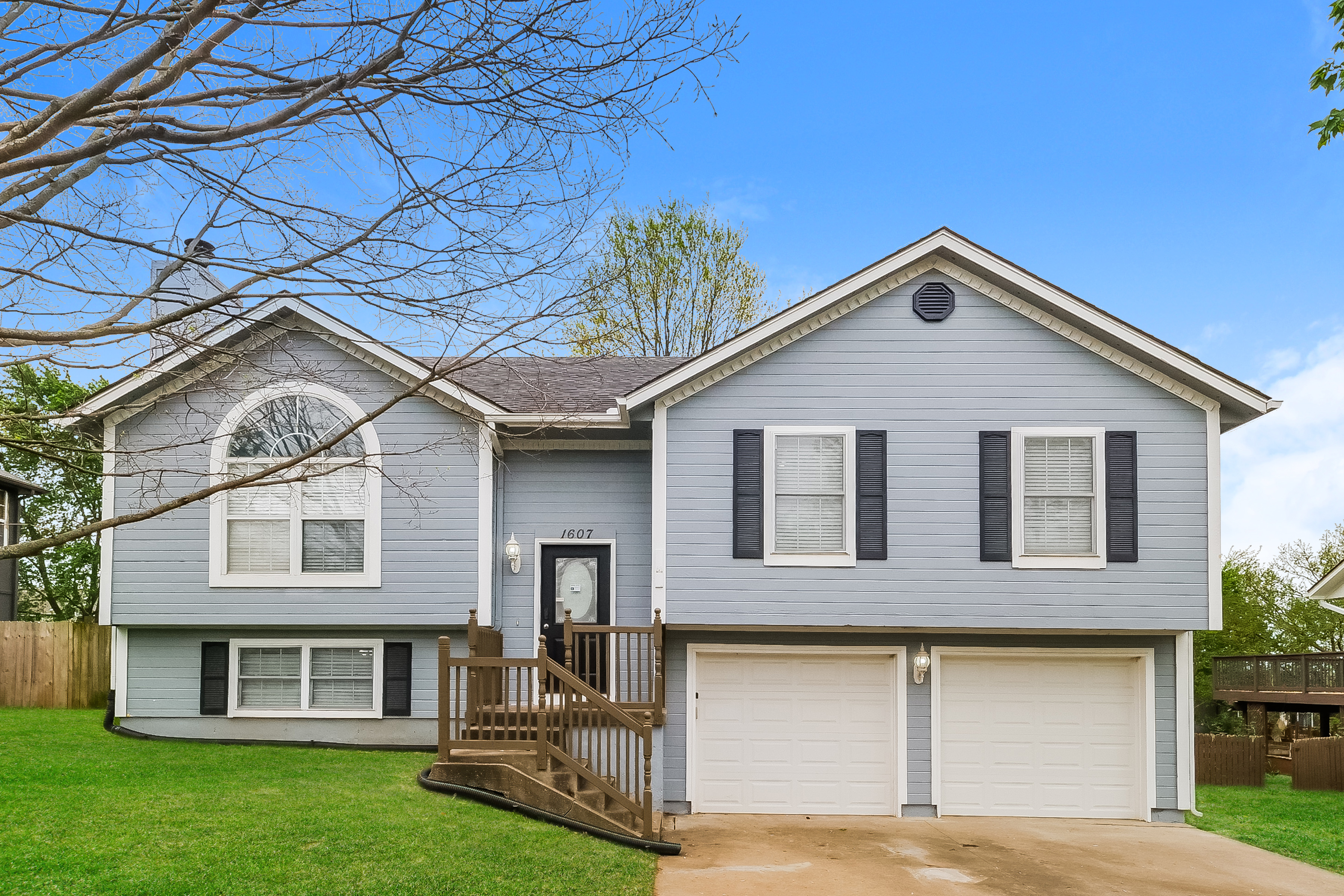 1607 Christi Ln RAYMORE, MO 64083